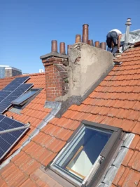 losgekomen schouw wegens rotte houten ondersteunende balken