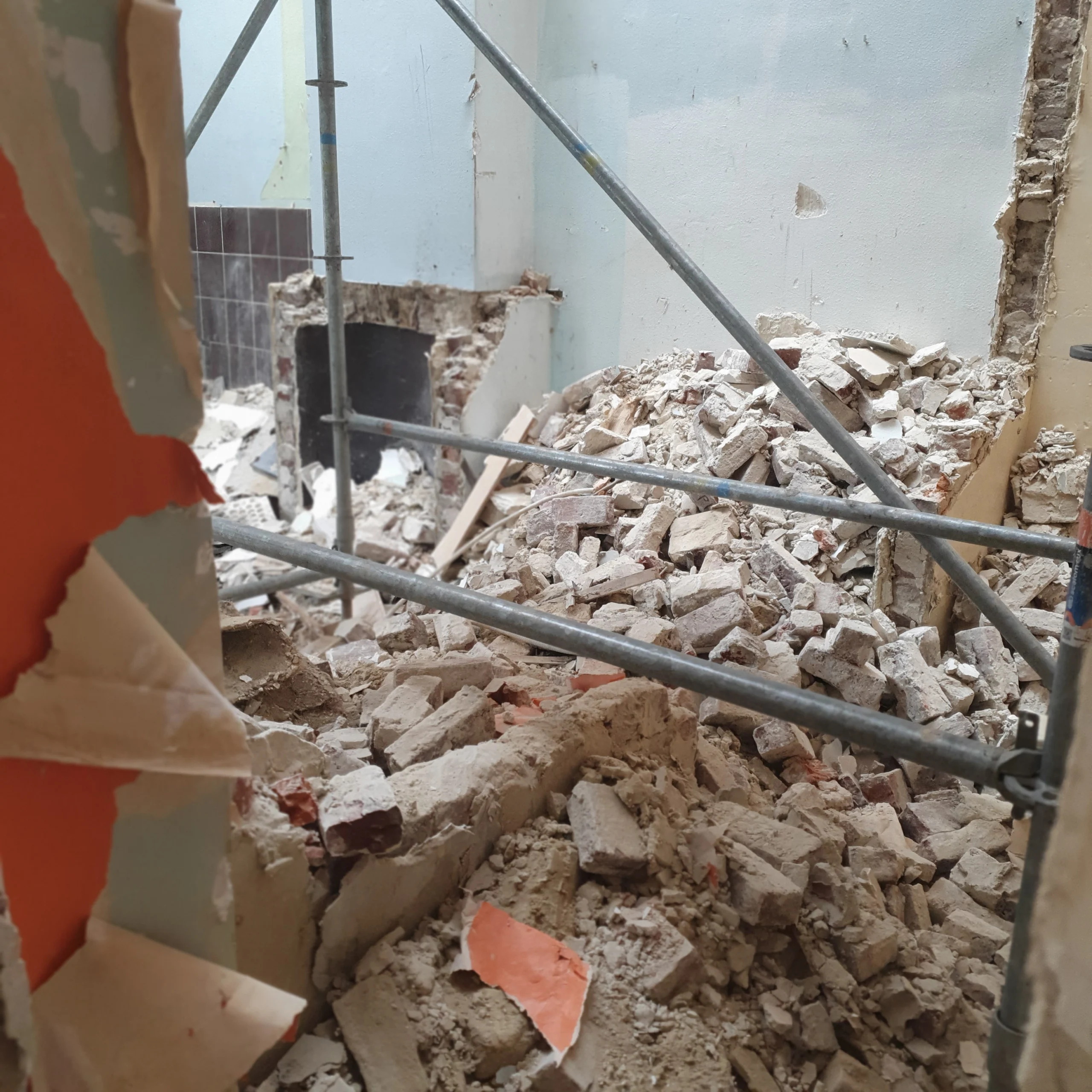 Slechte afwerking en bouwmiserie door goedkope aannemer