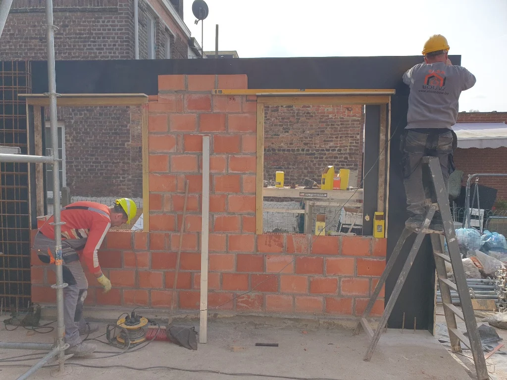 Professionele ruwbouwwerken en metselwerken door Elsa Bouw voor een van onze renovatieprojecten in Brussel